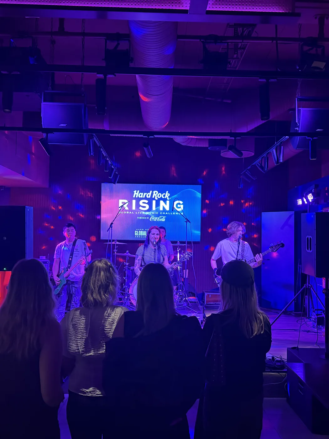 Liveband på Hard Rock Café under Hard Rock Rising